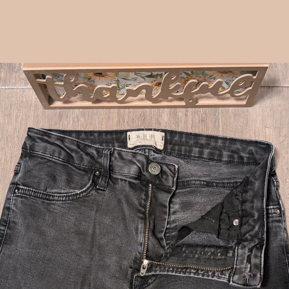 Free People We the Free, Skinny Ankle Jeans, Black, Split Raw Hem, Size 27 - Picture 8 of 13